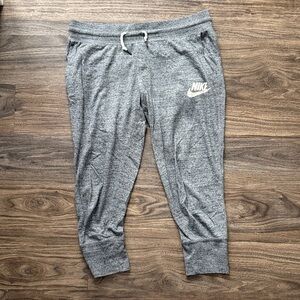 Nike Heather Gray Cropped Joggers